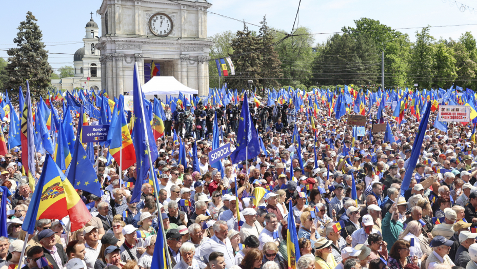 MOLDAVIJA VRIJE! Instalirana predsednica gura zemlju pred nišan Moskve!