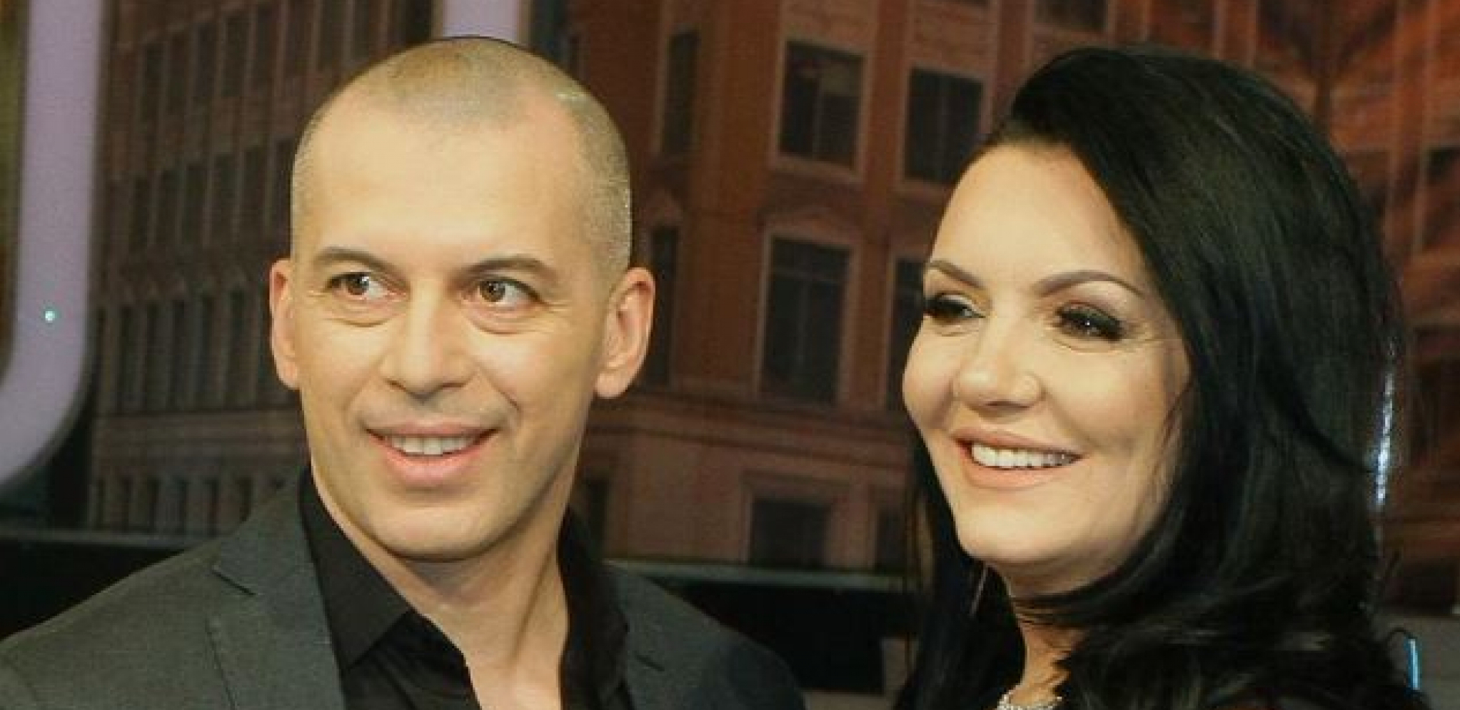 TOPALKO NASRED NASTUPA SAZNAO DA POSTAJE OTAC! Vesna mu saopštila srećne vesti na neobičan način, uzbuđeni zbog prinove!