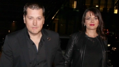 ŽENA ACA PEJOVIĆA JEDVA IZVUKLA ŽIVU GLAVU Rodila mu je troje dece, malo ko zna čime se bavi, a prošla je kroz pakao!