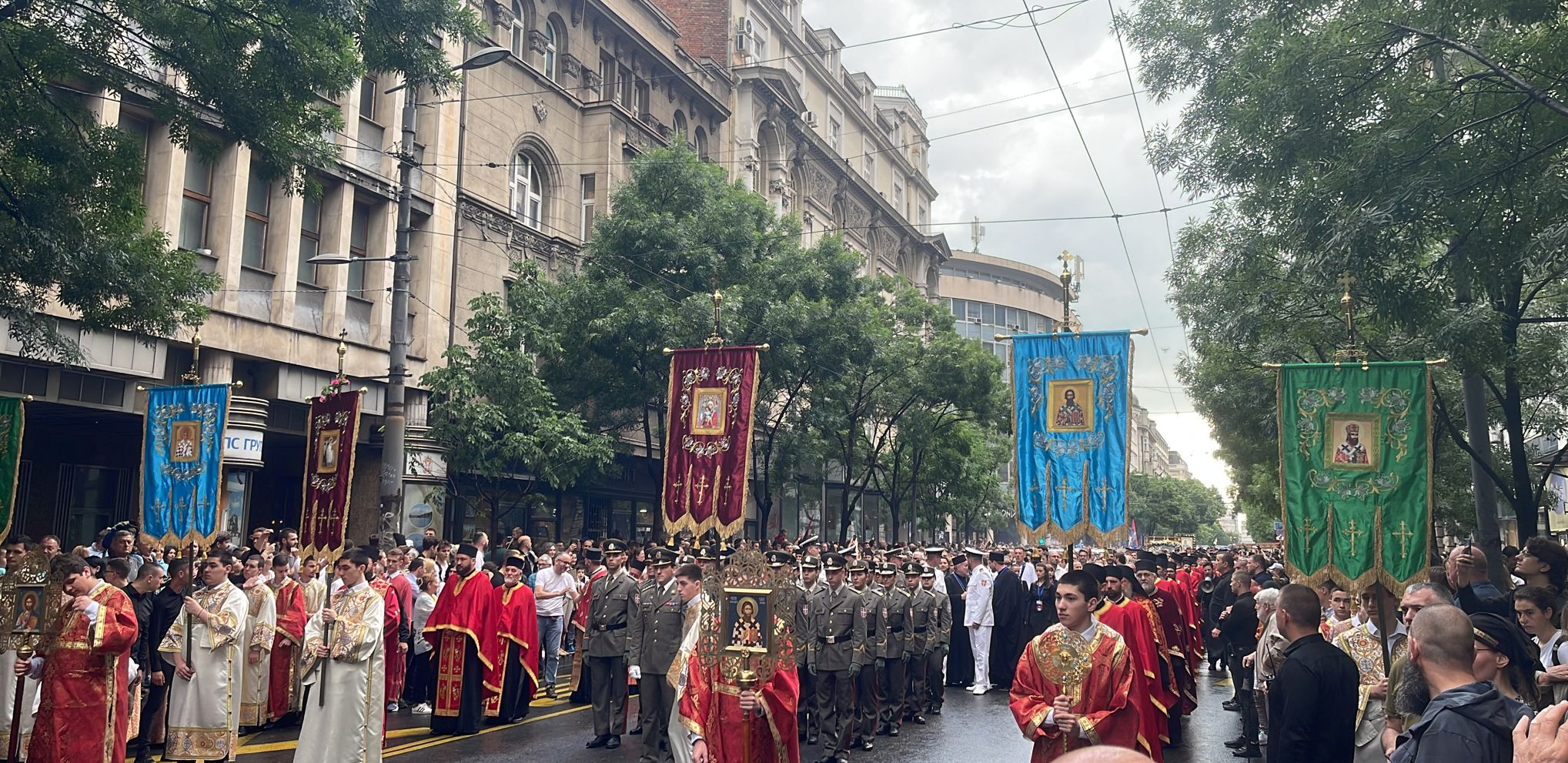 TRADICIONALANA SPASOVDANSKA LITIJA U BEOGRADU "Zar nisu litije bezbroj puta izazvale kišu u vreme suše, otupile kosu smrti u vreme pomora" (FOTO/VIDEO)