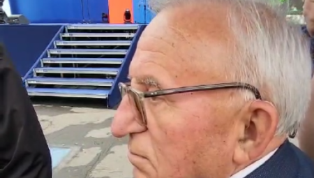 GENERAL LAZAREVIĆ NA SKUPU SRBIJA NADE Legendarni komandant odbrane Kosmeta tokom NATO agresije došao da podrži srpsko jedinstvo u Beogradu (VIDEO)