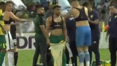 DRAMA NA UTAKMICI Igrač se odjednom srušio na teren, svi se hvatali za glavu zbog jezivog prizora (VIDEO)