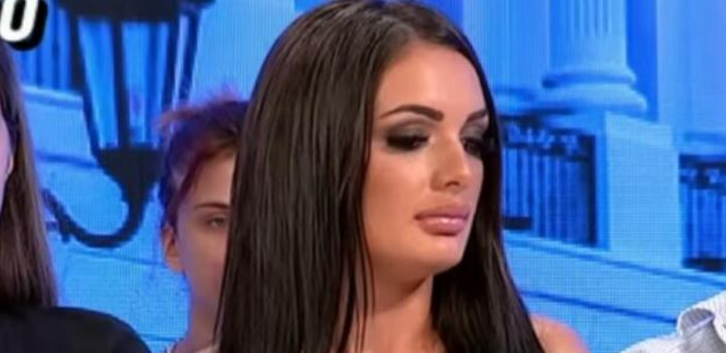 ABORTIRALA DVA PUTA ZA POLA GODINE Viki Mitrović zaprepastila priznanjem, devojkama ovo predstavlja kao način mršavljenja!