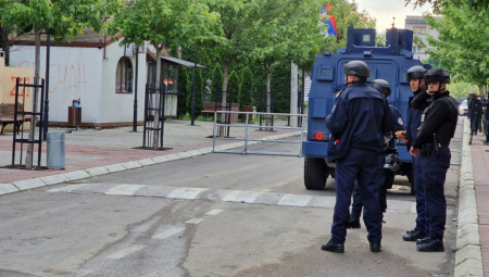 KURTIJEVI SPECIJALCI GLUME SRBE Lažni premijer poslao ROSU na Sever da se infiltrira među naš narod