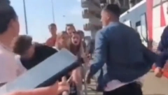 DRAMA U HOLANDIJI Tadićev saigrač pesnicom udario navijača (VIDEO)