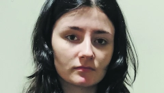 GLEDALA SAM KAKO OTAC SILUJE MAJKU Moj otac se zove Perica i najveća želja mi je da ga nikad više ne vidim u životu