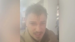 ALEKSANDAR PRETUČEN ISPRED OPŠTINE ZVEČAN Jedva sam umakao, tukli me i vređali - kamera sve snimila (VIDEO)