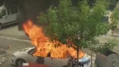 HELIKOPTER KFORA IZVLAČI POVREĐENE Više povređenih u napadu Kfora na Srbe u Zvečanu