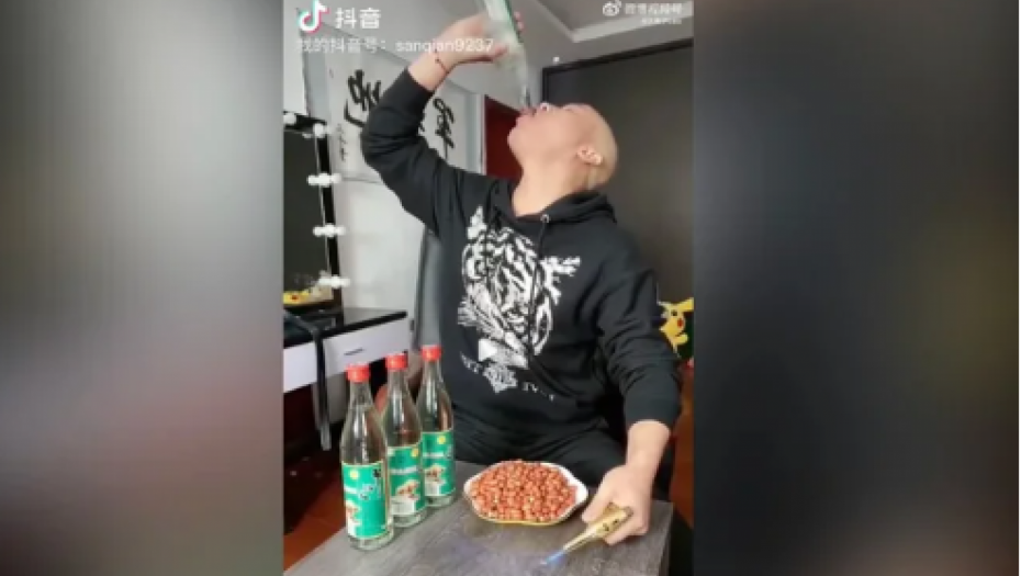 JEZIVO! Poznati Tiktoker preminuo zbog bizarnog izazova, pronađen mrtav nakon uživo prenosa!