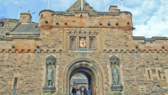 EDINBURŠKI ZAMAK Kolevka škotskih vladara