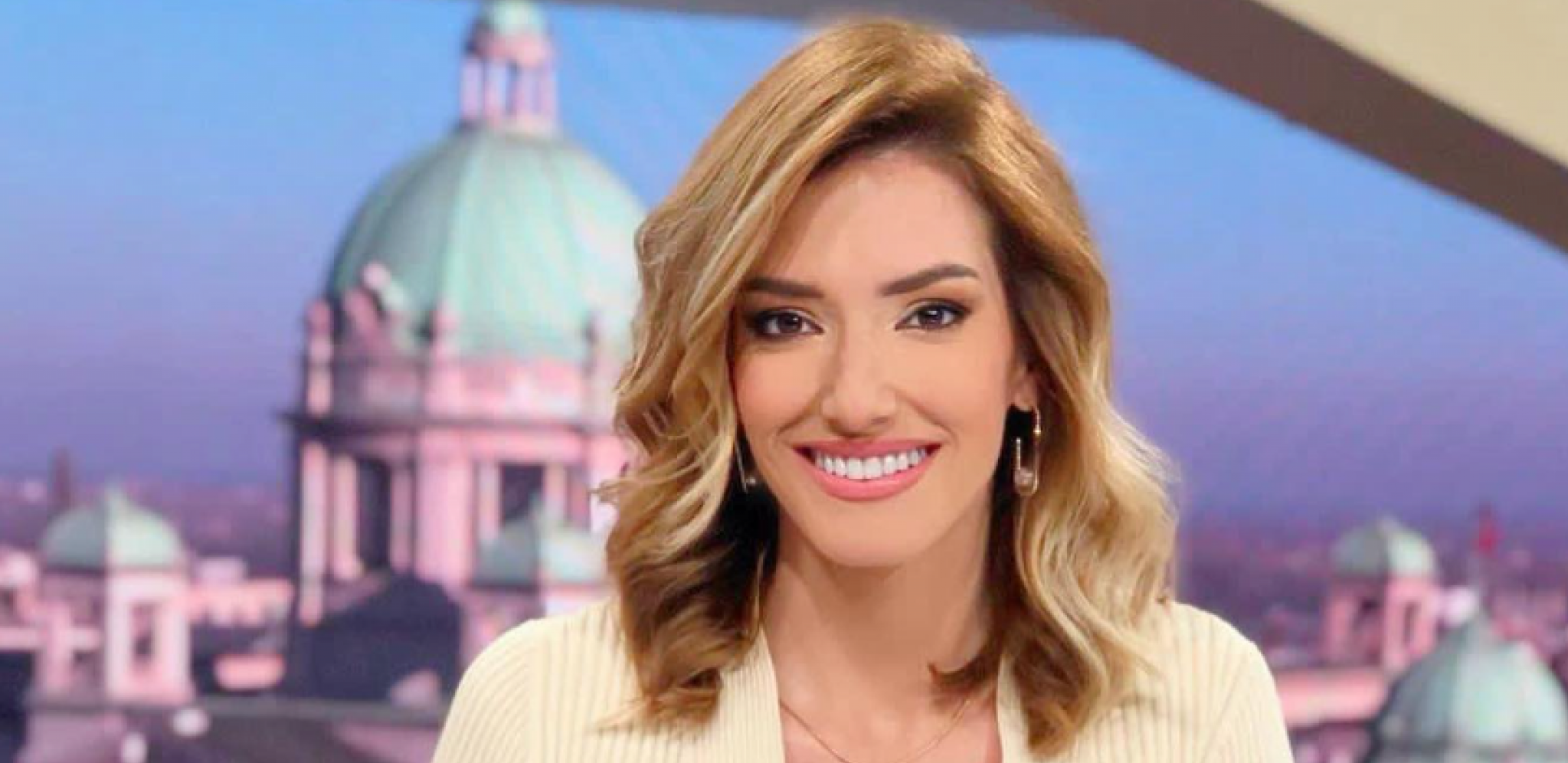 VODITELJKA PROMENILA IZGLED Jovana Joksimović se pred gledaocima pojavila u ovom izdanju, pohvale samo pljušte! (FOTO)