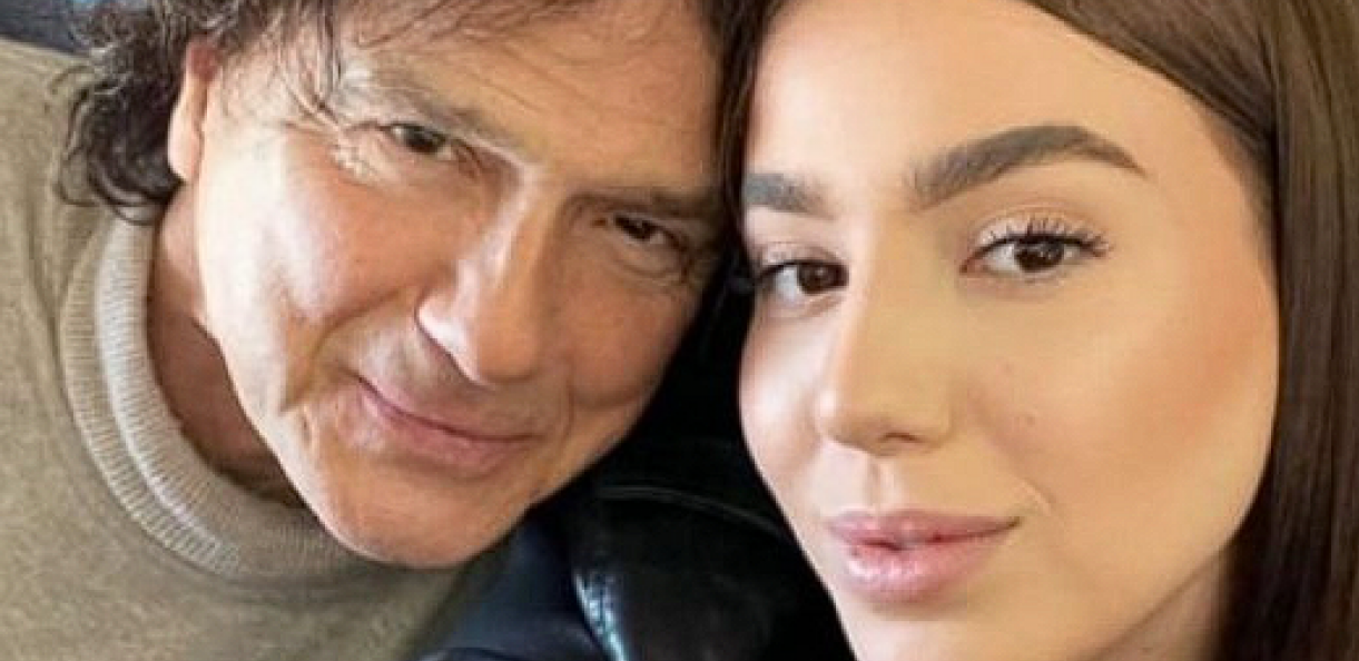 SKINULA SE ĆERKA ZDRAVKA ČOLIĆA Objavila vrelu fotku iz kupatila, kadrovi su brutalni, a komentari se samo nižu