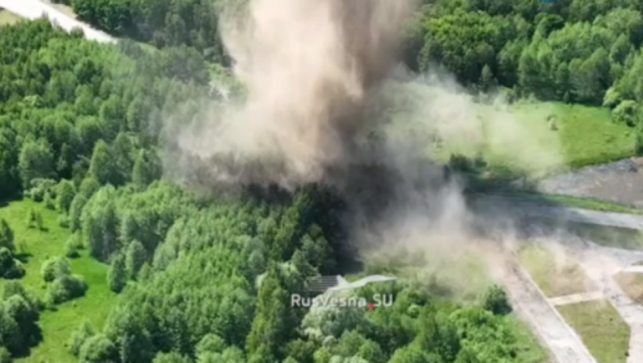 SNAŽNA EKSPLOZIJA NA GRANICI Detonacije odjekuju blizu "tri sestre" (VIDEO)