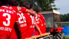 TRAKTOROM U SUPERLIGU SRBIJE IMT na urnebesan način predstavio ulazak u elitu (VIDEO)