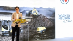 OTVORENA FABRIKA "WACKER NEUSON" U KRAGUJEVCU Događaju prisustvovala premijerka Brnabić (FOTO)
