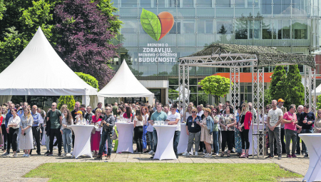 ULAŽEMO U LJUDE, PROCESE, INOVACIJE U PROIZVODNJI... Hemofarm novim rekordima obeležio 63 godine poslovanja