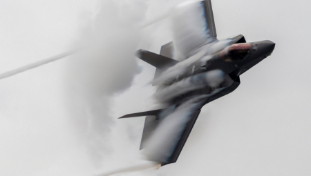 PRONAĐNI DELOVI "NEVIDILJIVOG" AVIONA Američka dragocena borbena letelica je razlupana