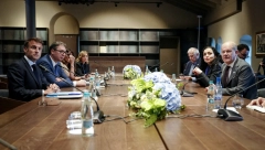 ŠOLC I MAKRON TRAŽE NOVE IZBORE NA SEVERU KiM Francuski i nemački lideri se sastali sa Vučićem i Osmanijevom