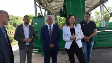 VUJOVIĆ U PETROVCU NA MLAVI Obilazak novoizgrađene transfer stanice sa reciklažnim dvorištem: Centar za sakupljanje i separaciju komunalnog otpada (FOTO)