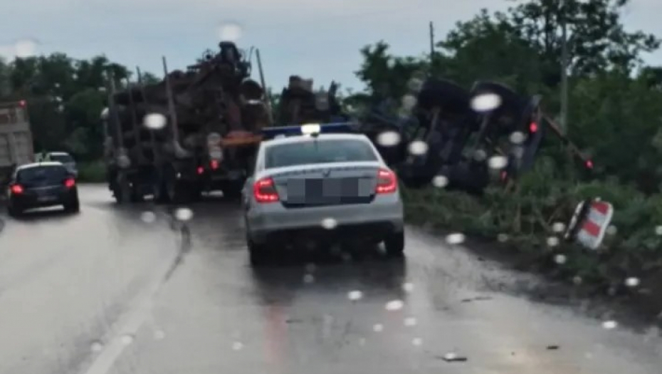 DRŽAVLJANIN SRBIJE SLETEO S PUTA KOD VIRPAZARA: Izgubio kontrolu nad vozilom i sleteo s magistralnog puta