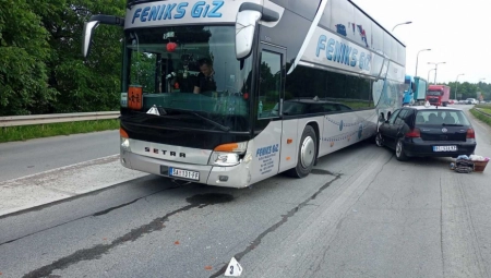 DECA POVREĐENA U UDESU U ŠAPCU U STABILNOM STANJU Vozač teže povređen, stajao u trenutku nezgode