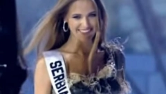 BILA JE MUZA ROBERTA KAVALIJA, A ONDA JOJ JE TRAGEDIJA PROMENILA ŽIOT! Pogledajte kako danas izgleda Sanja Papić!