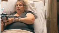 UČINILA JE SVE DA U 51. POSTANE MAMA: Njena odluka da rodi dete se mnogima nije dopala, pa svakodnevno trpi uvrede