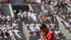 NOVAK OPET "U RATU" SA PUBLIKOM Đoković odigrao spektakularan poen, pa poslao brutalnu poruku (FOTO)