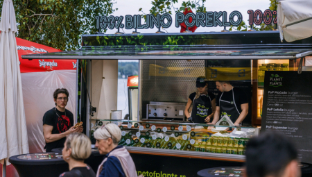 PREKO 1.000 LJUDI SE SLILO U SRCE ZEMUNA! Otvorena tradicionalna letnja manifestacija "Zemun fest"!