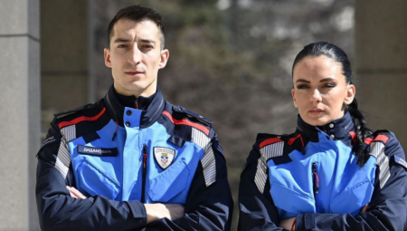 "BELI" DO SADA NISU NAPISALI NIJEDNU KAZNU, ZNA SE DOKLE ĆE BITI TAKO: Srednjoškolci već mogu preuzeti besplatnu kartu za prevoz