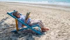 SLAĐANU SVI ZNAJU, ALI IMA I PEPREDENIJIH Da ne biste spavali na plaži, evo kako da izbegnete sumnjive aplikacije