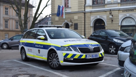 UHAPŠENA MAJKA DVOGODIŠNJEG DEČAKA Ostavila ga u automobilu, mališan preminuo od vrućine