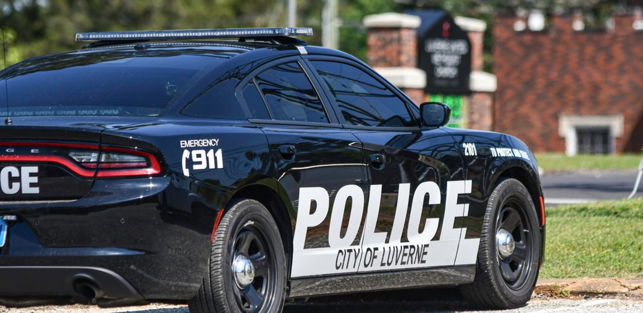 AMERIČKI PREDSEDNIČKI KANDIDAT DOŽIVEO LANČANI SUDAR Detalji udesa u Tenesiju