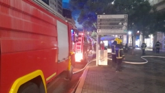 DVOJE LJUDI HITNO PREBAČENO U BOLNICU Lokalizovan požar na Terazijama, evakuisano šestoro