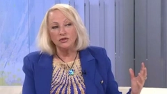 NUTRECIONISTA OTKRILA ŠTA TREBA JESTI U LETNJIM DANIMA Na našem tanjiru treba da se nađe crveno, žuto i zeleno, a ova voćka je posebno važna