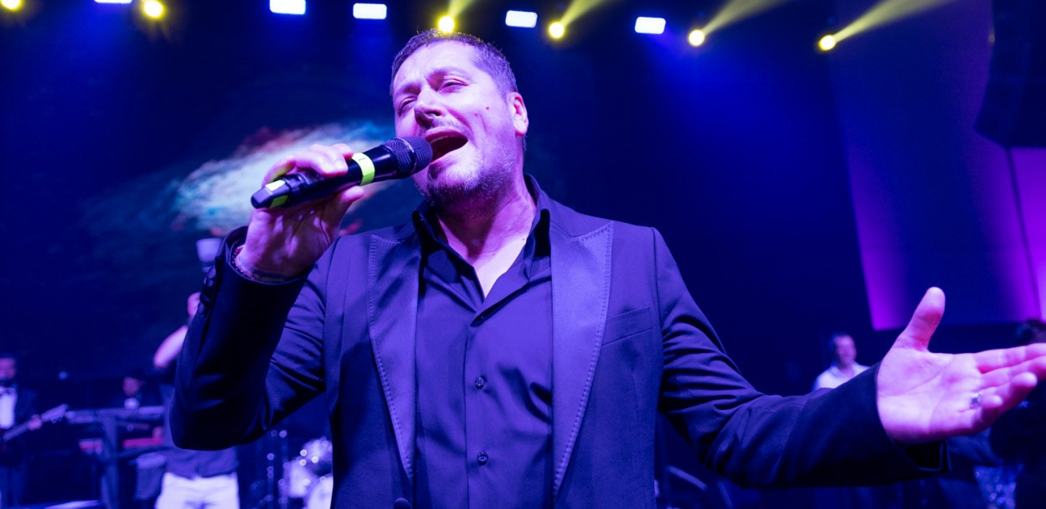 TITULOM UČVRSTIO MUZIČKI TRON Aco Pejović dobio nagradu za najveću regionalnu zvezdu!