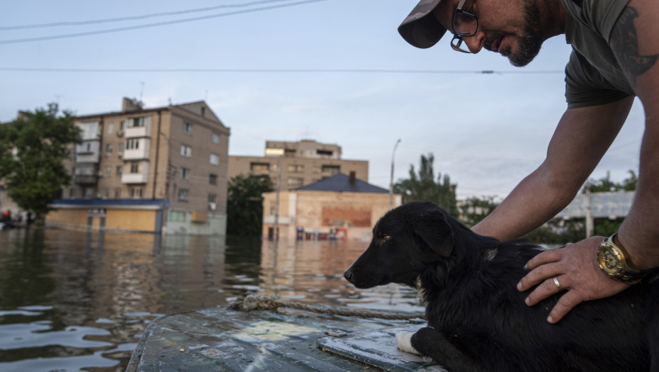 VEZALI MU RUKE, PA GA BACILI U JEZERO Britanski plaćenik pronađen mrtav u Ukrajini