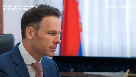 SINIŠA MALI O JOŠ JEDNOJ POBEDI SRBIJE Ovakva odluka agencije "Fič" potvrđuje da je u Srbiji očuvana puna makroekonomska, finansijska i monetarna stabilnost