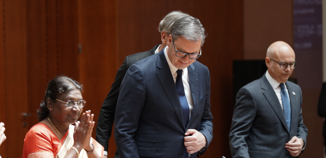 ŽIVELO PRIJATELJSTVO SRBIJE I INDIJE! Predsednik Vučić ugostio na večeri predsednicu Murmu (FOTO)