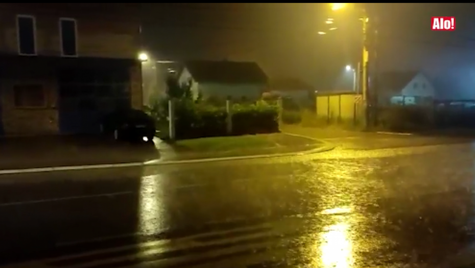 SNAŽNO NEVREME POGODILO BEOGRAD! Strašna grmljavina i pljuskovi (VIDEO)