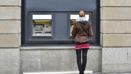 BANKOMATI OVIH DANA TROKIRAJU, Novosađanki nije isplatio novac, EVO ŠTA ODMAH DA URADITE u takvoj situaciji