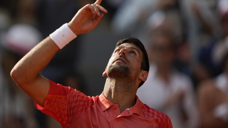 NOVAK SE OPROSTIO OD DEDA ĐORĐA Đoković se oglasio sa Vimbldona nakon smrti čuvara Zejtinlika (FOTO)