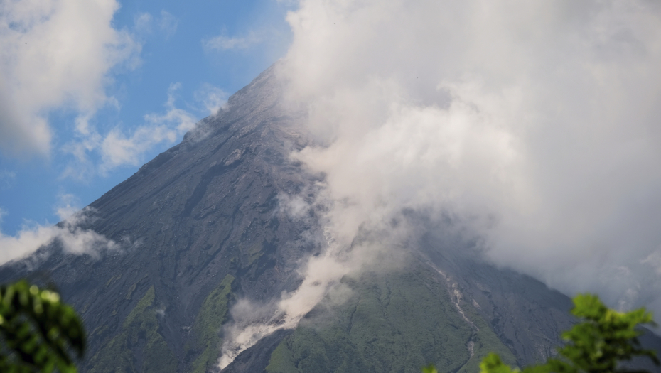 NOVA OPASNOST NA FILIPINIMA Pobegli od vulkana, preti im poplava!