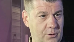 POLICIJA ODVELA IVANA MARINKOVIĆA Stavili mu lisice i izveli u gaćama, reagovala i Hitna pomoć