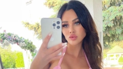 STANIJINA MAJKA POKAZALA OBLINE Skinula se na pragu sedme decenije, pa raspametila sve! (FOTO)