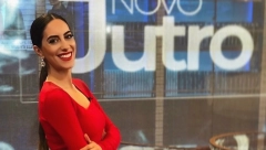 SKINULA SE POZNATA VODITELJKA Pokazala gole noge, muškarcima popadale vilice