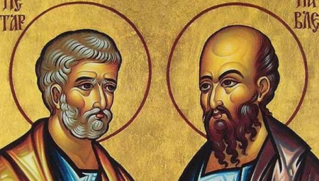 SUTRA JE PETROVDAN, A OVE OBIČAJE MALO KO ZNA Značaj cveća, vatre i jabuka formira vekovnu pravoslavnu tradiciju