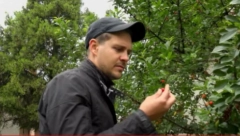 KUPIO TROŠNU KUĆU, PA NAPRAVIO SVOJ RAJ Ovako izgleda imanje Miloša Bikovića, glumac ovde beži od gradske gužve!