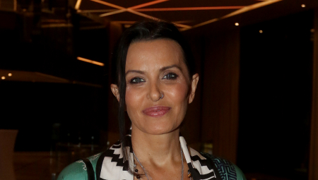 ELENA KARIĆ POKAZALA HRAM U KOM ŽIVI! Raskoš sa svih strana, a detalji na zidovima su sve zaprepastili