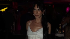 OVAJ FRAJER JE BRAT NIKOLIJE JOVANOVIĆ Živi u Beču i javnost ga retko viđa, a evo u kakvim je odnosima sa popularnom sestrom